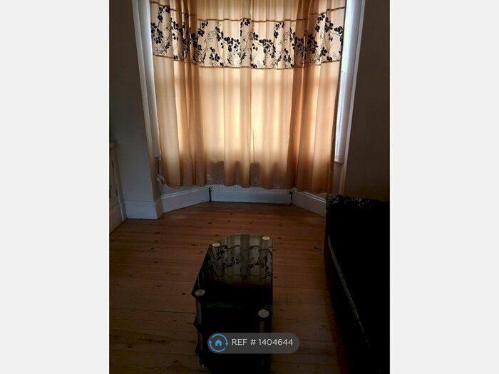 3 Bedroom Terraced House To Rent In Grosvenor Road, London, E6