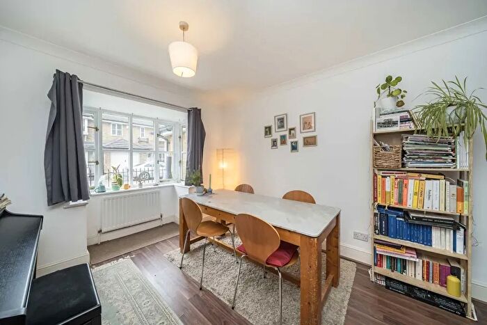 3 Bedroom Flat To Rent In Lewisham, SE13