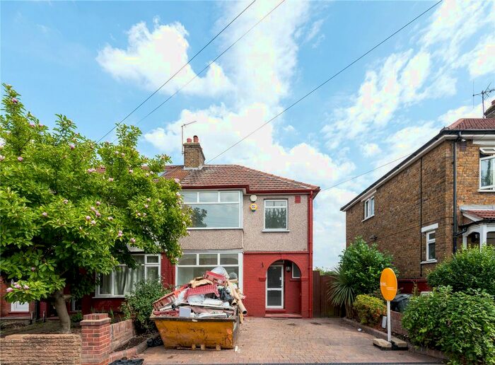 3 Bedroom End Of Terrace House To Rent In Farnan Avenue, Walthamstow, London, E17