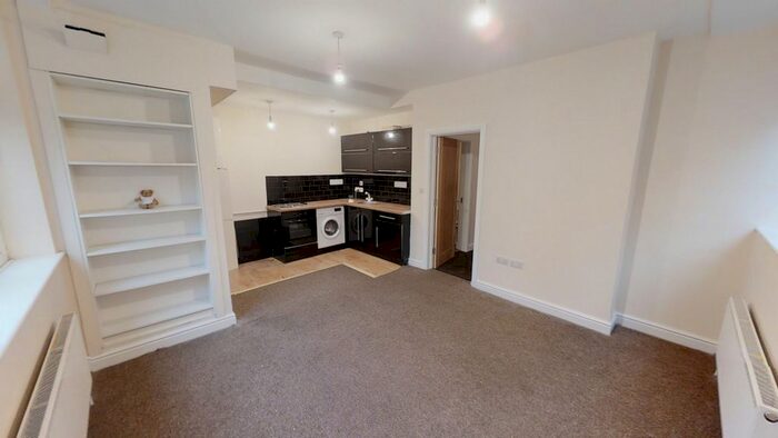 1 Bedroom Flat To Rent In Lana House, Wyndham Street, Manor Park, GU12