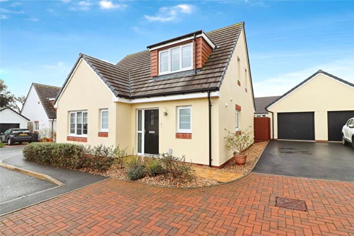 4 Bedroom Bungalow For Sale In Carder Way, South Molton, Devon, EX36