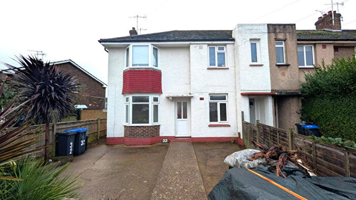 2 Bedroom Apartment For Sale In Centrecourt Road, Worthing, BN14