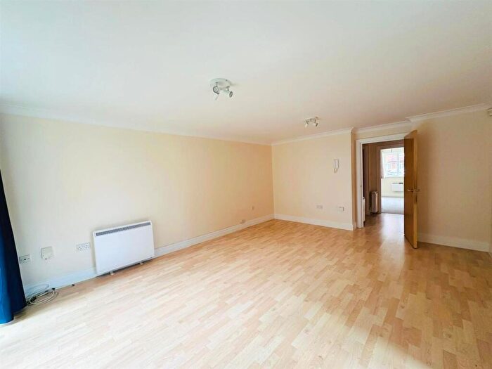 2 Bedroom Apartment To Rent In Crane Mead, SG12