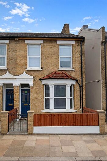 2 Bedroom Flat To Rent In Denmark Street, Tottenham, N17