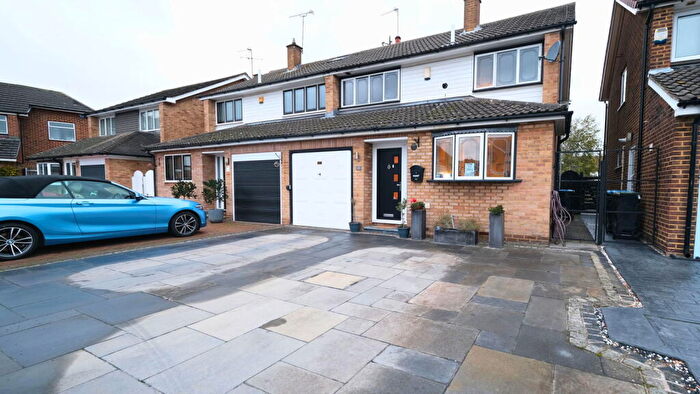 3 Bedroom Semi-Detached House For Sale In Tudor Way, Waltham Abbey, EN9