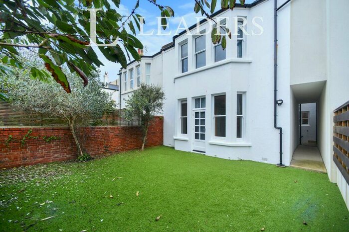 2 Bedroom Apartment To Rent In Sackville Gardens, Hove, BN3