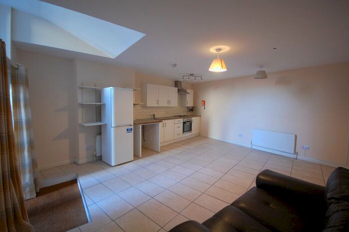 1 Bedroom Flat To Rent In Southfield Road, London, W4