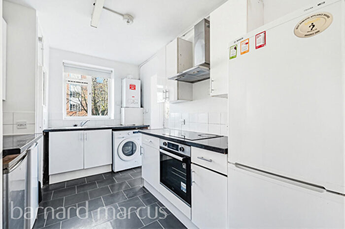 4 Bedroom Flat To Rent In Ravenet Street, London, SW11