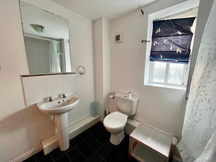 2 Bedroom Flat To Rent In Blandford Court, Westmorland Road, Newcastle Upon Tyne, NE4