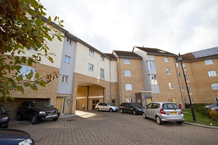 2 Bedroom Flat To Rent In Thomas Court, New Mossford Way, IG6