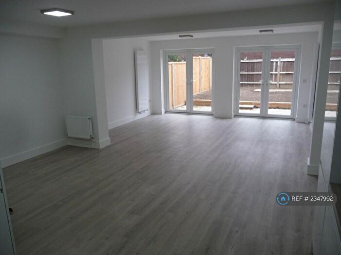 4 Bedroom Terraced House To Rent In Mulberry Way, Ilford, IG6