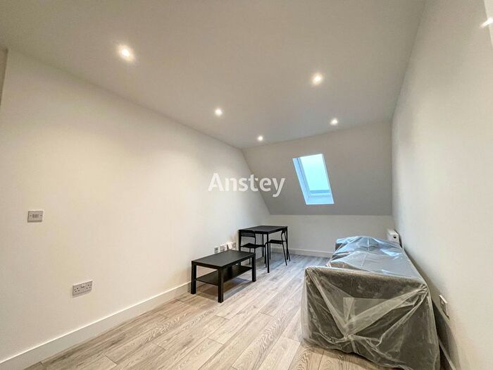 2 Bedroom Flat To Rent In Portswood Road, Southampton, SO17