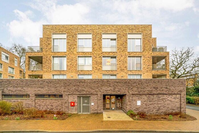 2 Bedroom Flat For Sale In Cornforth Lane, Finchley, NW7