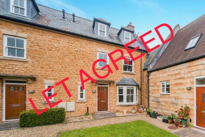 3 Bedroom House To Rent In Digby Road, Sherborne, DT9