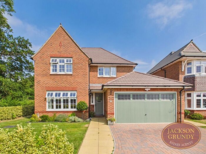 4 Bedroom Detached House For Sale In Donnington Close, Parklands, NN3