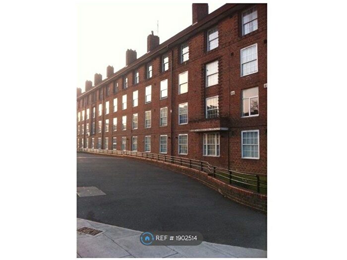 1 Bedroom Flat To Rent In Shadwell Gardens, London, E1