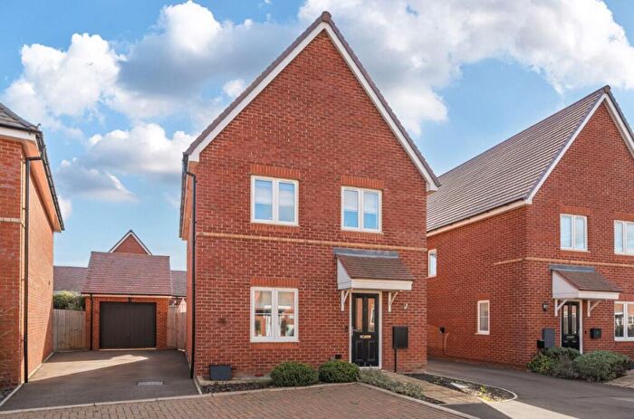 3 Bedroom Detached House For Sale In Wheatfield Road, Houghton Conquest, Bedford, MK45