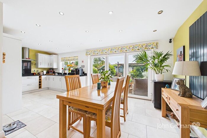 5 Bedroom Semi-Detached House For Sale In Wellfield Road, Alrewas, DE13