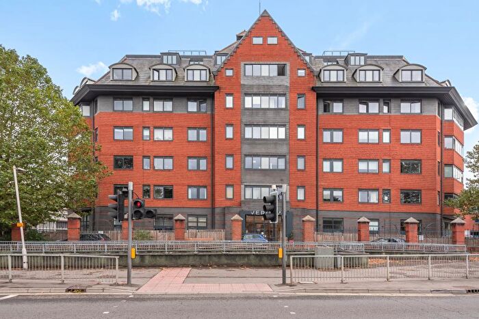 1 Bedroom Flat For Sale In Slough, , Wellington Road, Slough, SL1