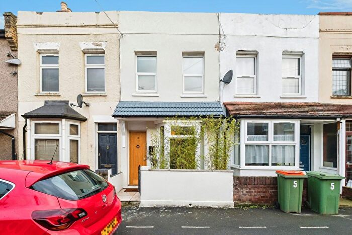 2 Bedroom Terraced House For Sale In Gough Road, London, E15