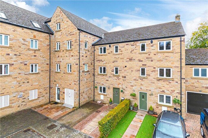 4 Bedroom Town House For Sale In Tannery Lane, Embsay, Skipton, North Yorkshire, BD23