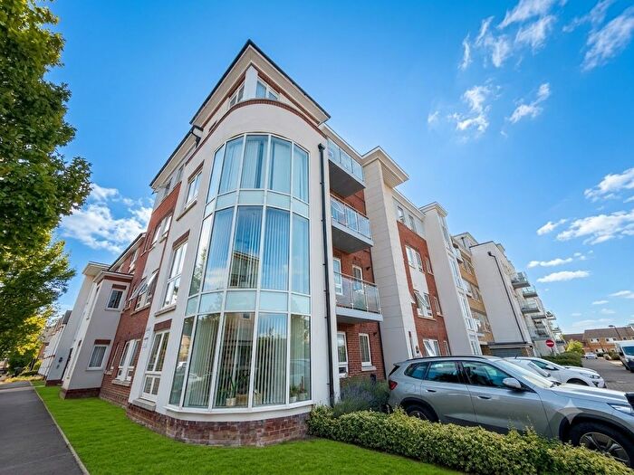 2 Bedroom Flat To Rent In Grebe Way, Maidenhead, SL6