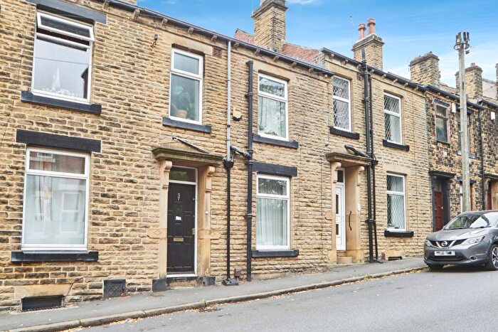 2 Bedroom Terraced House For Sale In Westover Road, Leeds, LS13