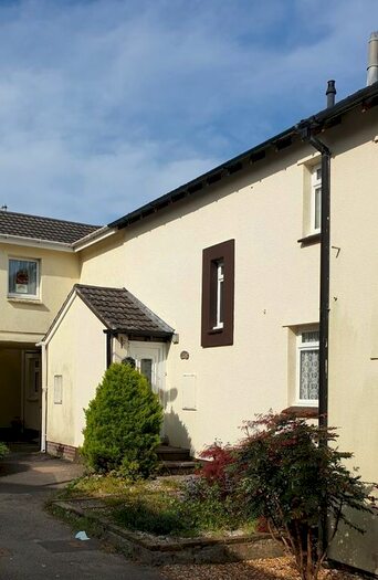 3 Bedroom Terraced House To Rent In 7 The Close Saltash, Saltash PL1