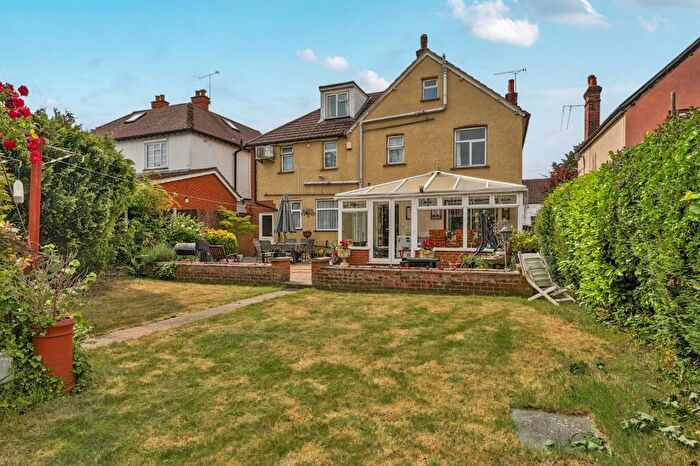 5 Bedroom Detached House For Sale In Langley Road, Langley, Berkshire, SL3