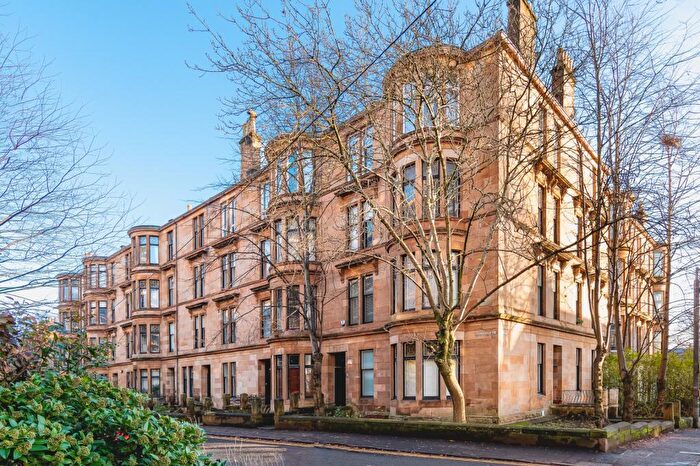 3 Bedroom Flat To Rent In Hillhead Street, Hillhead, Glasgow, G12