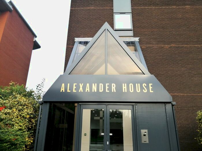 1 Bedroom Flat To Rent In Talbot Road, Manchester, M16