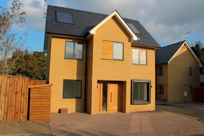 4 Bedroom Detached House To Rent In Queen Anne Court, Royston, SG8