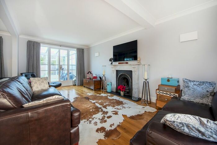 4 Bedroom Detached House To Rent In Atwood Avenue, Kew, Richmond, TW9