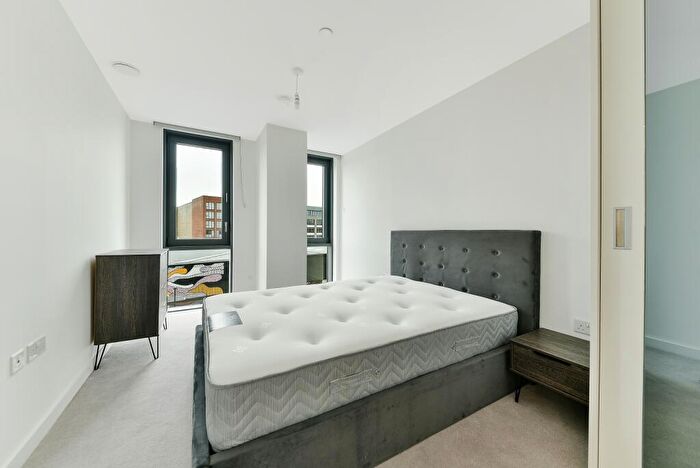 1 Bedroom Flat To Rent In City North Place, Finsbury Park, London, N4