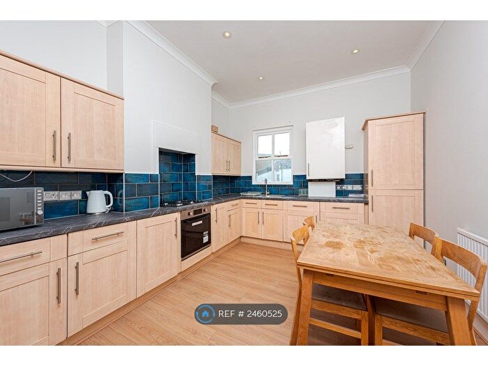 2 Bedroom Maisonette To Rent In Earlsfield Road, London, SW18
