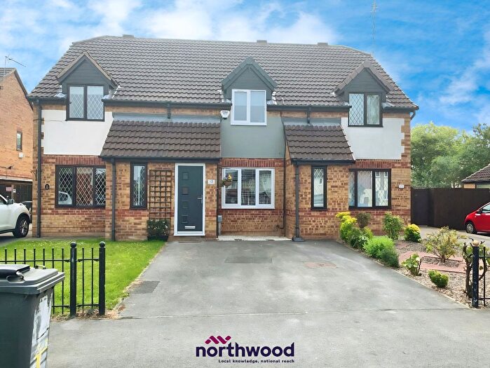 2 Bedroom Town House To Rent In Council Avenue, Hull, HU4
