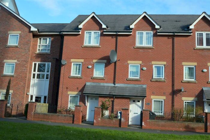 4 Bedroom House To Rent In Bold Street, Hulme, Manchester, M15