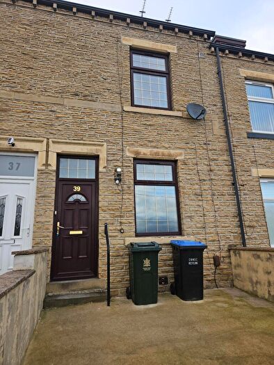 3 Bedroom Terraced House To Rent In Derby Road, Bradford, BD3
