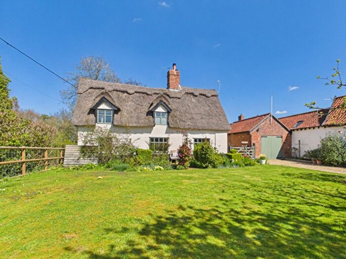 3 Bedroom Cottage For Sale In Hempnall, Norwich, NR15