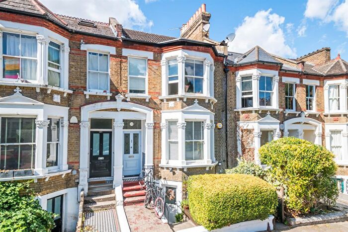 2 Bedroom Flat For Sale In Waller Road, Telegraph Hill, SE14