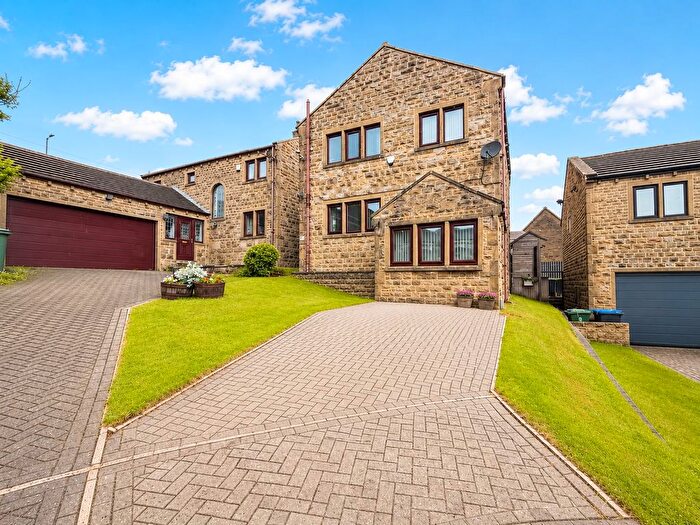 4 Bedroom Detached House For Sale In Mossy Bank Close, Queensbury, BD13