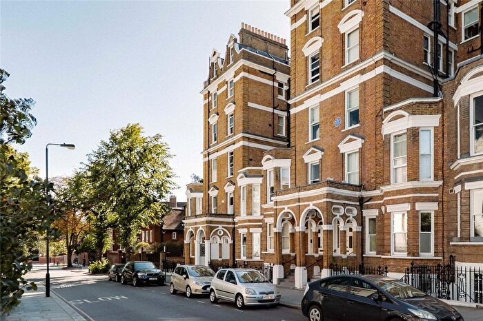 3 Bedroom Flat To Rent In Airlie Gardens, Kensington, W8