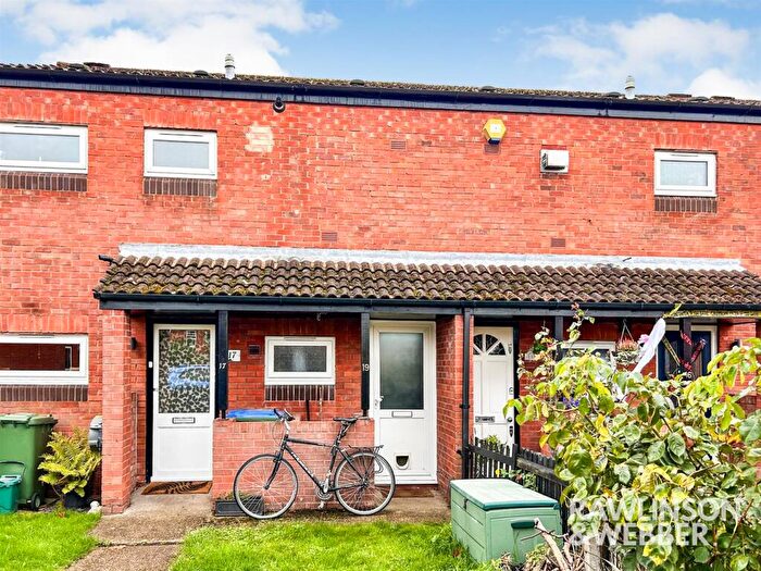 1 Bedroom Maisonette For Sale In Palmers Grove, West Molesey, KT8