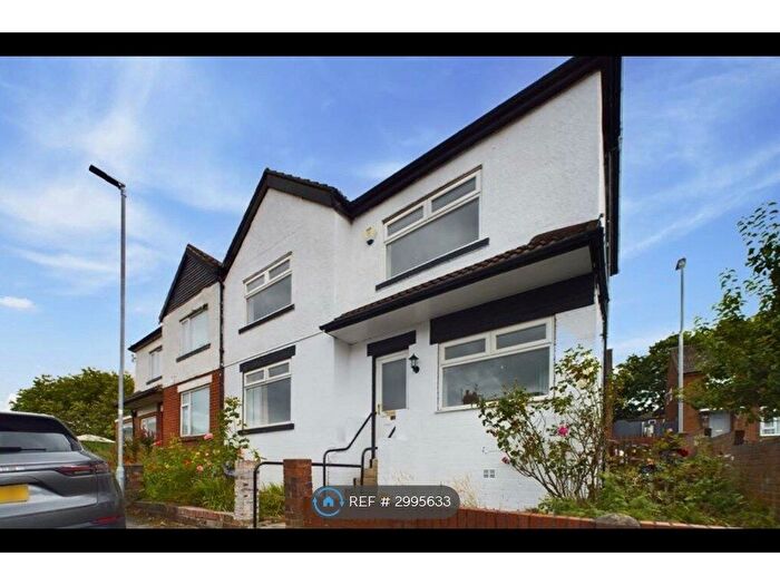 3 Bedroom Semi-Detached House To Rent In Washington Place, Leeds, LS13
