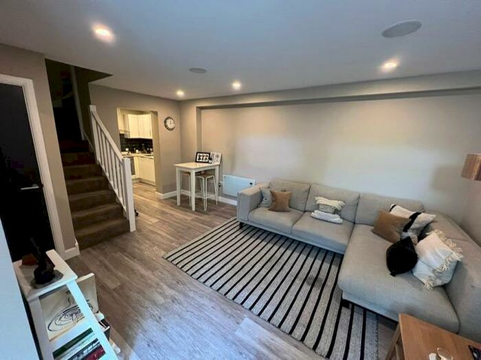 1 Bedroom Apartment To Rent In Cathedral Road, Cardiff, CF11