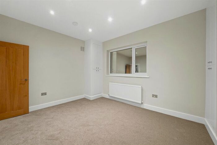 2 Bedroom Flat To Rent In Bear Road, Feltham, TW13