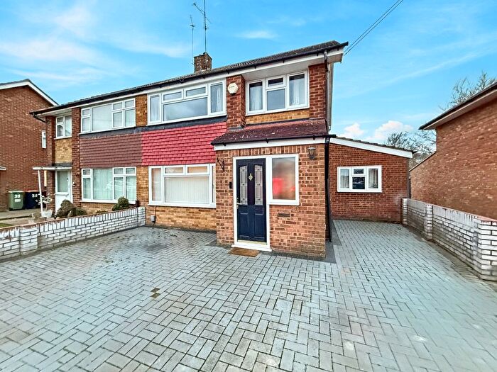 3 Bedroom Semi Detached House For Sale In Carterweys, Dunstable, LU5