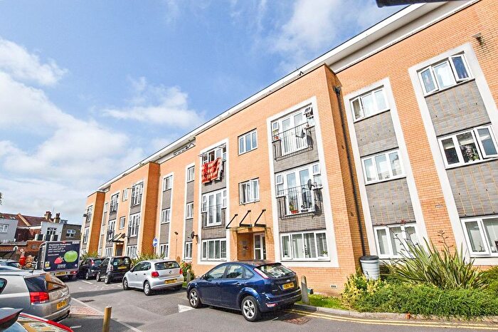 2 Bedroom Property To Rent In Pavement Square, Croydon, Surrey, CR0