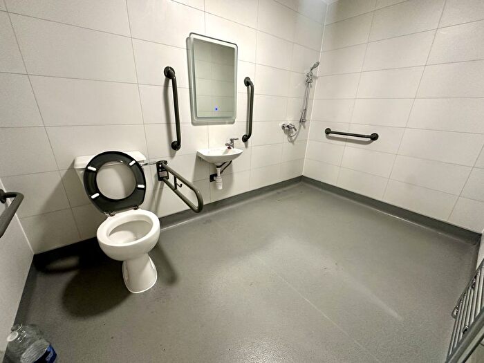 1 Bedroom Flat To Rent In Hayes, London, UB4