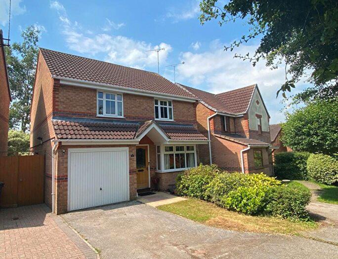 3 Bedroom Semi-Detached House To Rent In Robin Close, Uttoxeter, ST14